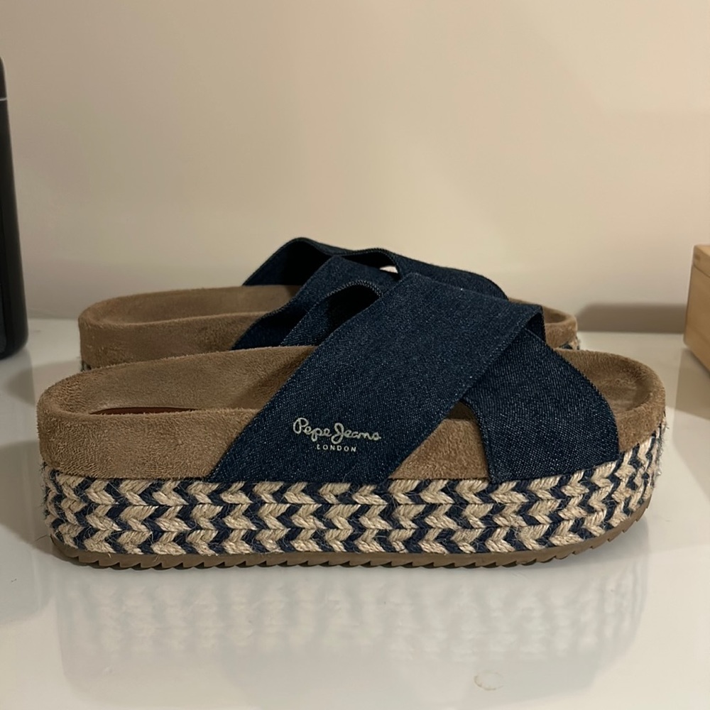 Platform sandals